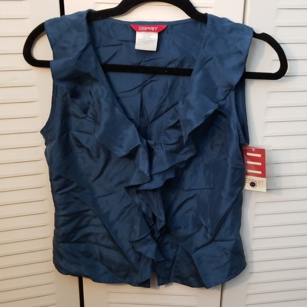Espirit ruffle v neck sleeve less blouse